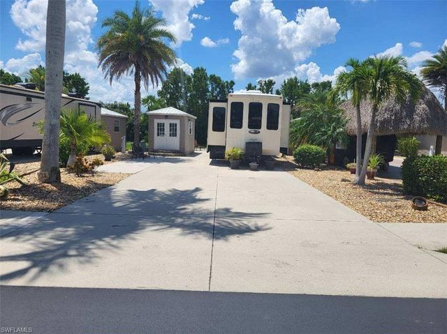 5250 Cypress Trail Resort CIR, Fort Myers, FL 33905