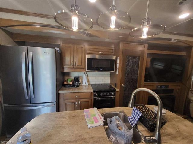 5250 Cypress Trail Resort CIR, Fort Myers, FL 33905