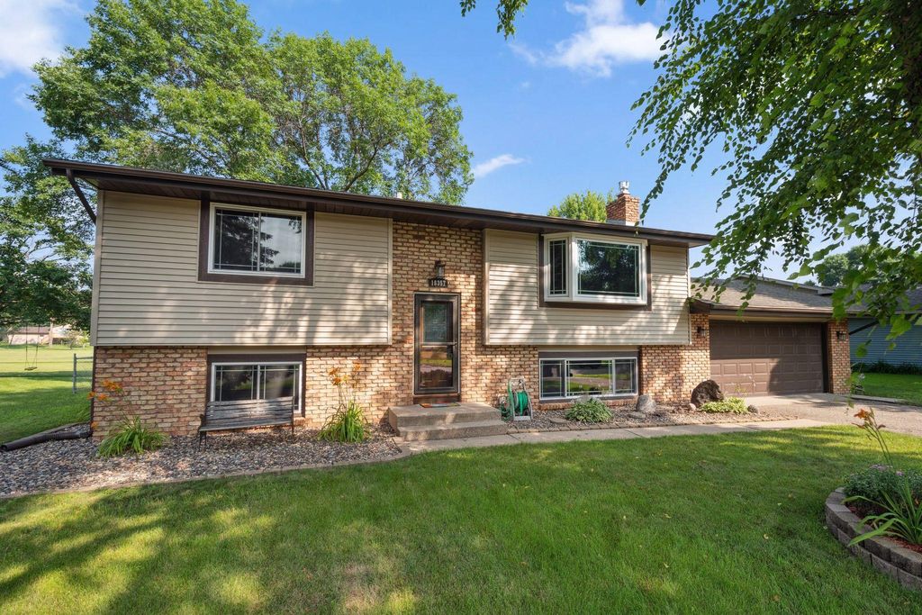 16357 Fernando Way W, Lakeville, MN 55068