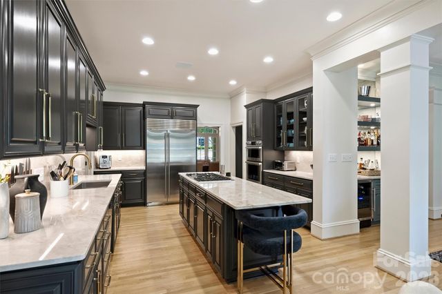 2115 Foxcroft Woods Lane, Charlotte, NC 28211