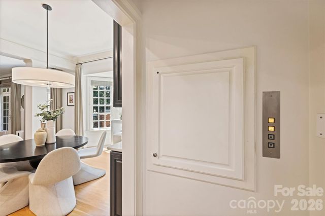 2115 Foxcroft Woods Lane, Charlotte, NC 28211
