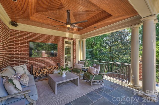 2115 Foxcroft Woods Lane, Charlotte, NC 28211