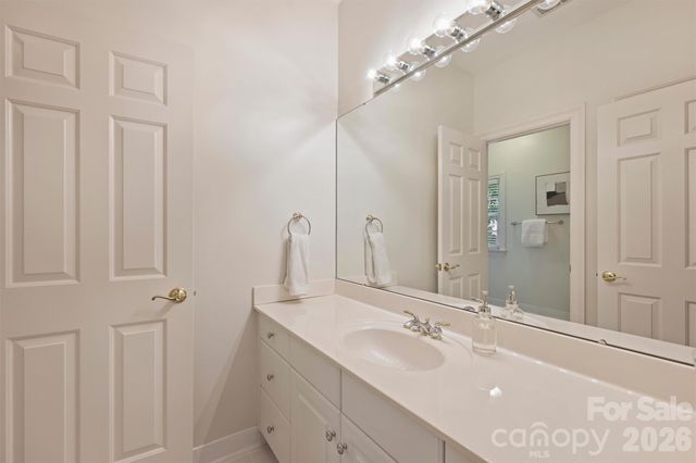 2115 Foxcroft Woods Lane, Charlotte, NC 28211