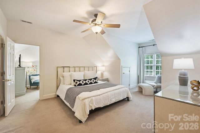 2115 Foxcroft Woods Lane, Charlotte, NC 28211