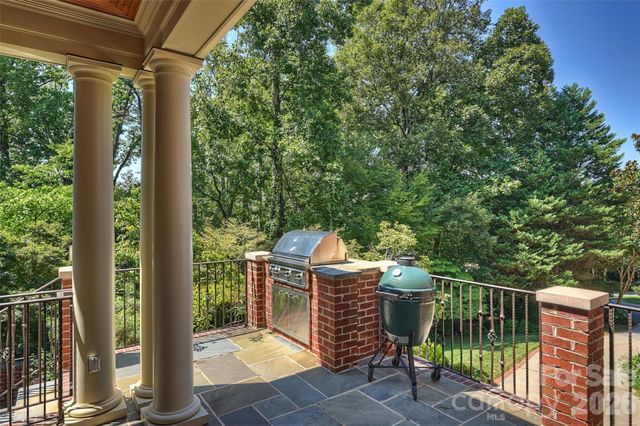 2115 Foxcroft Woods Lane, Charlotte, NC 28211