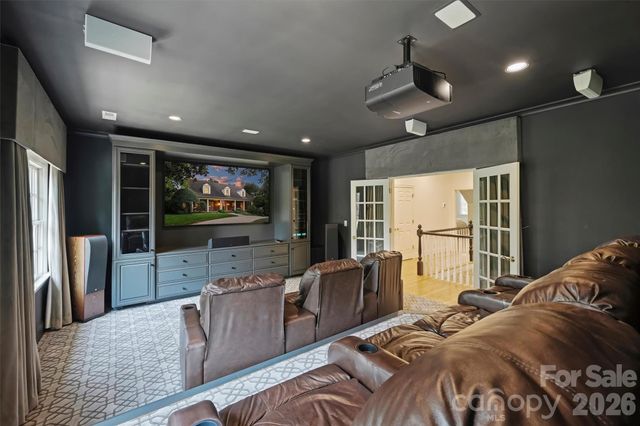 2115 Foxcroft Woods Lane, Charlotte, NC 28211