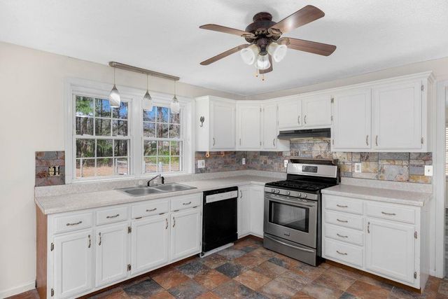 2554 MAPLE DR, Atoka, TN 38004