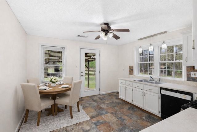 2554 MAPLE DR, Atoka, TN 38004