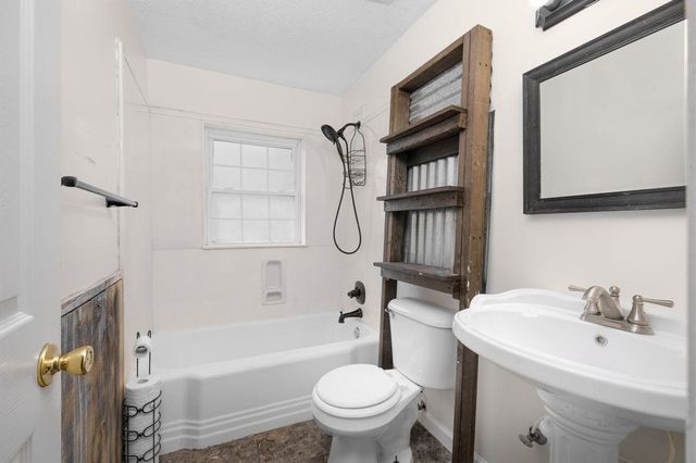 2554 MAPLE DR, Atoka, TN 38004