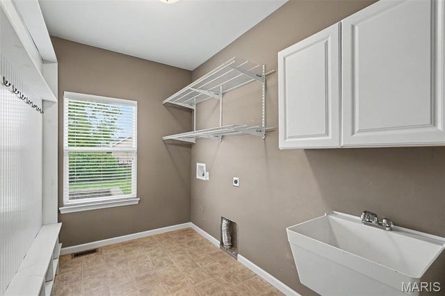 152 Carlton Point Drive, Wentzville, MO 63385