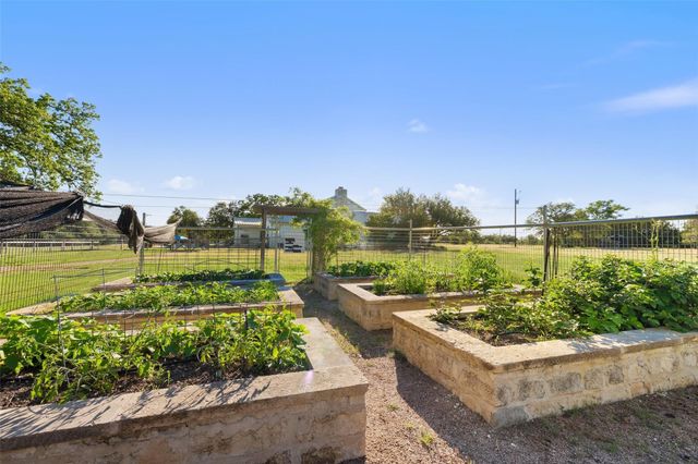 3870B Creek RD, Dripping Springs, TX 78620