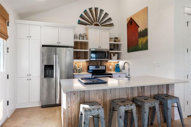 3870B Creek RD, Dripping Springs, TX 78620