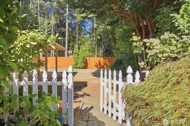 1903 NE Laurie Vei Loop, Poulsbo, WA 98370