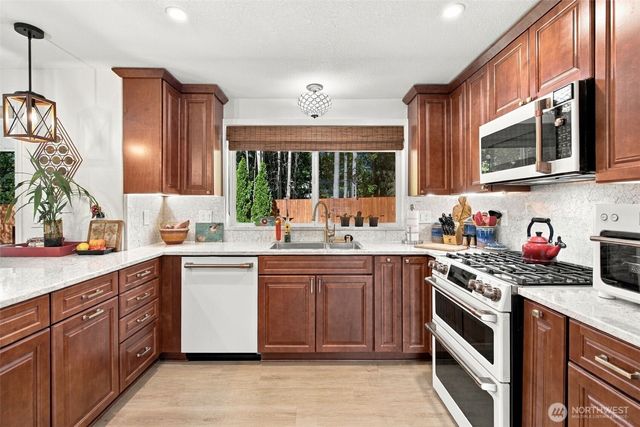 1903 NE Laurie Vei Loop, Poulsbo, WA 98370