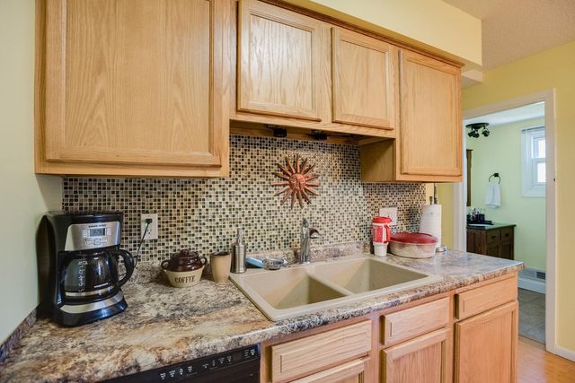 1272 Poppyseed Drive, New Brighton, MN 55112