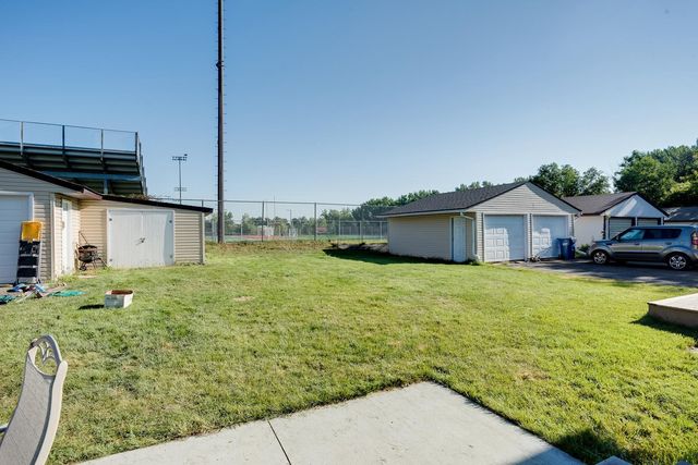 1272 Poppyseed Drive, New Brighton, MN 55112