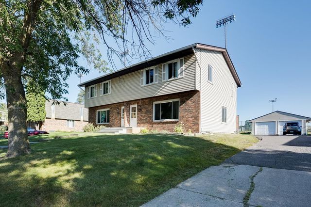 1272 Poppyseed Drive, New Brighton, MN 55112