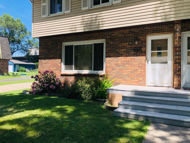 1272 Poppyseed Drive, New Brighton, MN 55112