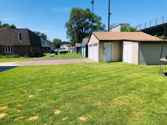 1272 Poppyseed Drive, New Brighton, MN 55112