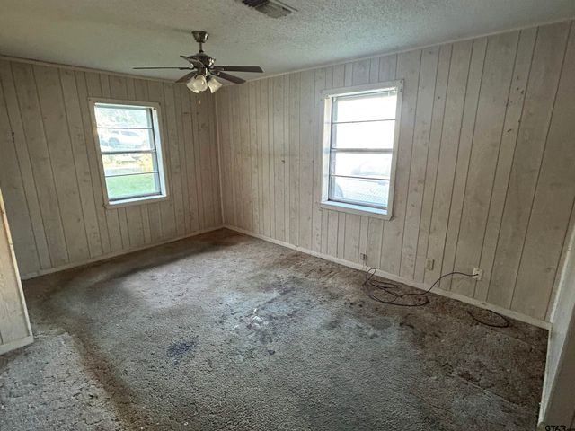 104 Lonnies Drive, Chandler, TX 75758