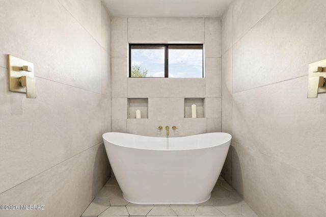 5555 N Sundance Place, Tucson, AZ 85718