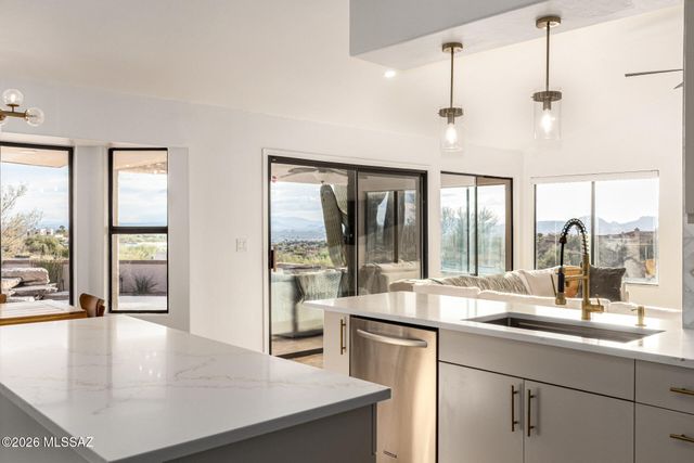 5555 N Sundance Place, Tucson, AZ 85718