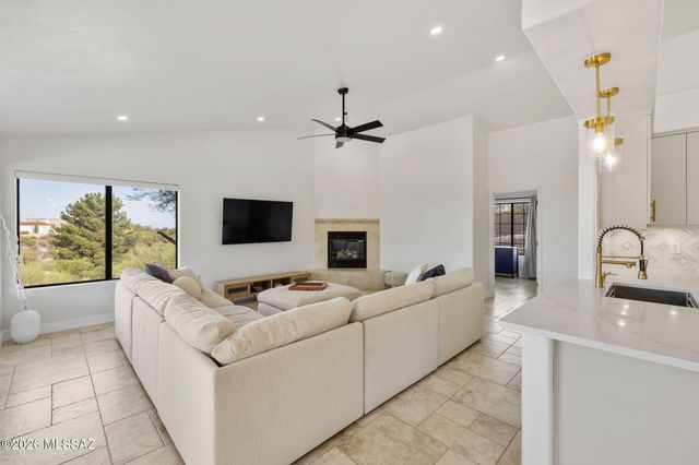 5555 N Sundance Place, Tucson, AZ 85718