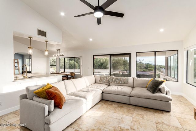 5555 N Sundance Place, Tucson, AZ 85718