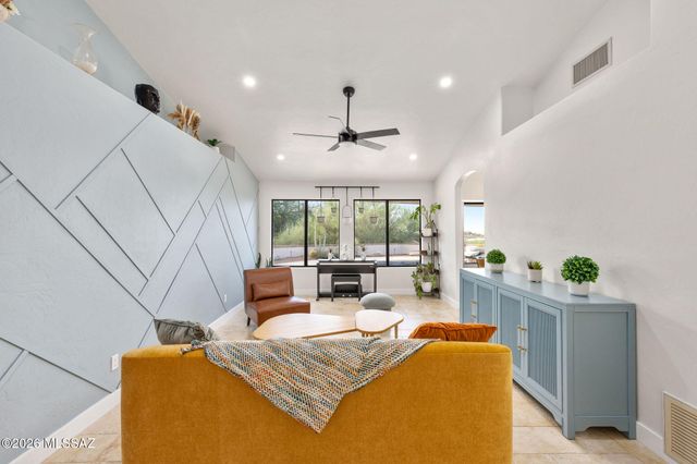 5555 N Sundance Place, Tucson, AZ 85718