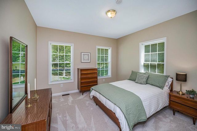 1803 SHENANDOAH CROSSING DR, Gordonsville, VA 22942