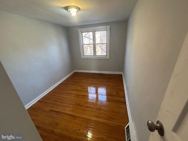 2113 CHURCH LN, Philadelphia, PA 19138