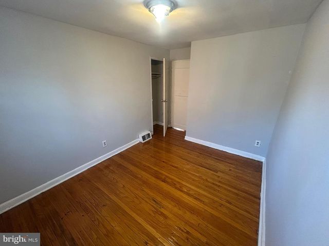 2113 CHURCH LN, Philadelphia, PA 19138