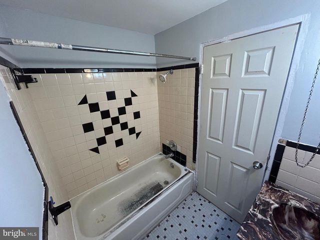 2113 CHURCH LN, Philadelphia, PA 19138