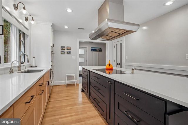 3830 N UPLAND ST, Arlington, VA 22207