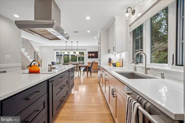 3830 N UPLAND ST, Arlington, VA 22207