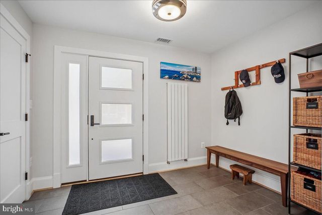 3830 N UPLAND ST, Arlington, VA 22207