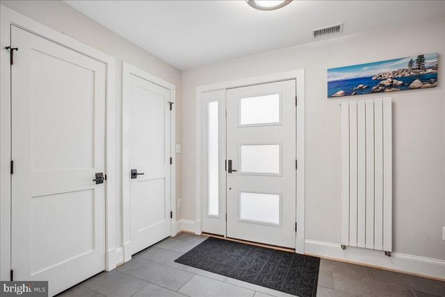 3830 N UPLAND ST, Arlington, VA 22207