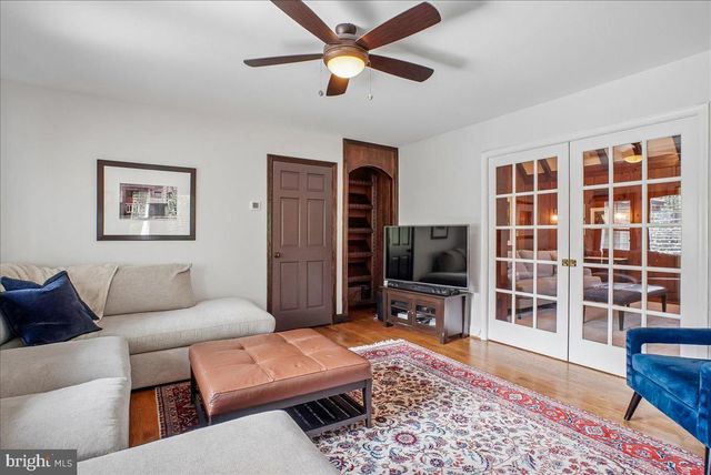 3830 N UPLAND ST, Arlington, VA 22207