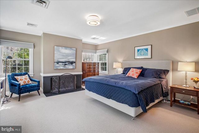 3830 N UPLAND ST, Arlington, VA 22207