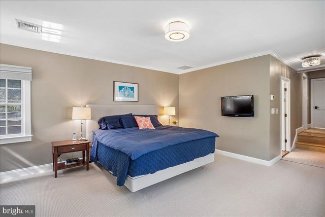3830 N UPLAND ST, Arlington, VA 22207
