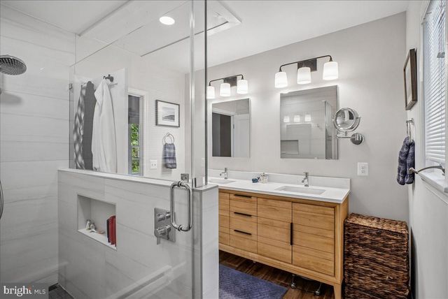 3830 N UPLAND ST, Arlington, VA 22207