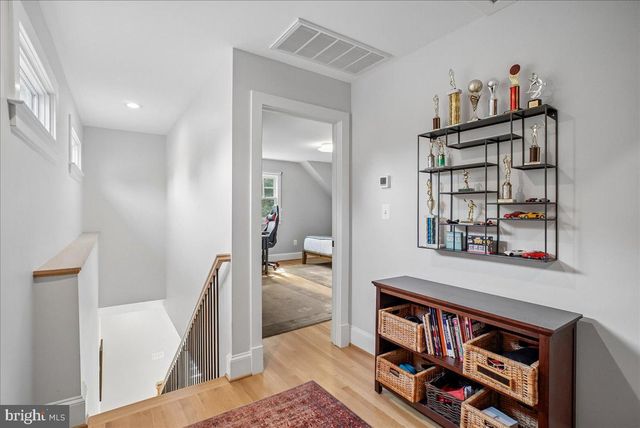 3830 N UPLAND ST, Arlington, VA 22207