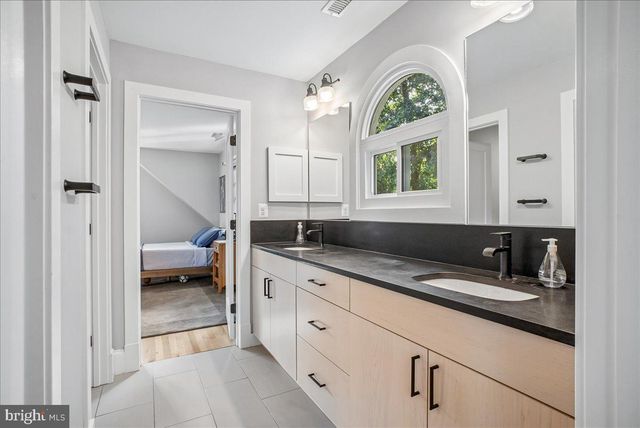 3830 N UPLAND ST, Arlington, VA 22207