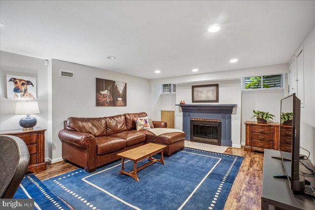 3830 N UPLAND ST, Arlington, VA 22207