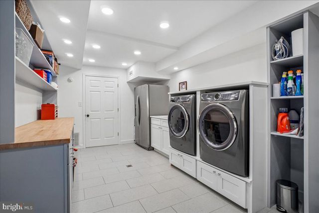 3830 N UPLAND ST, Arlington, VA 22207