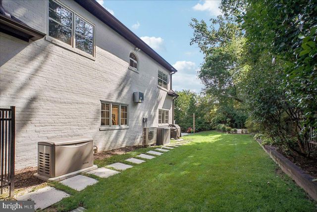 3830 N UPLAND ST, Arlington, VA 22207