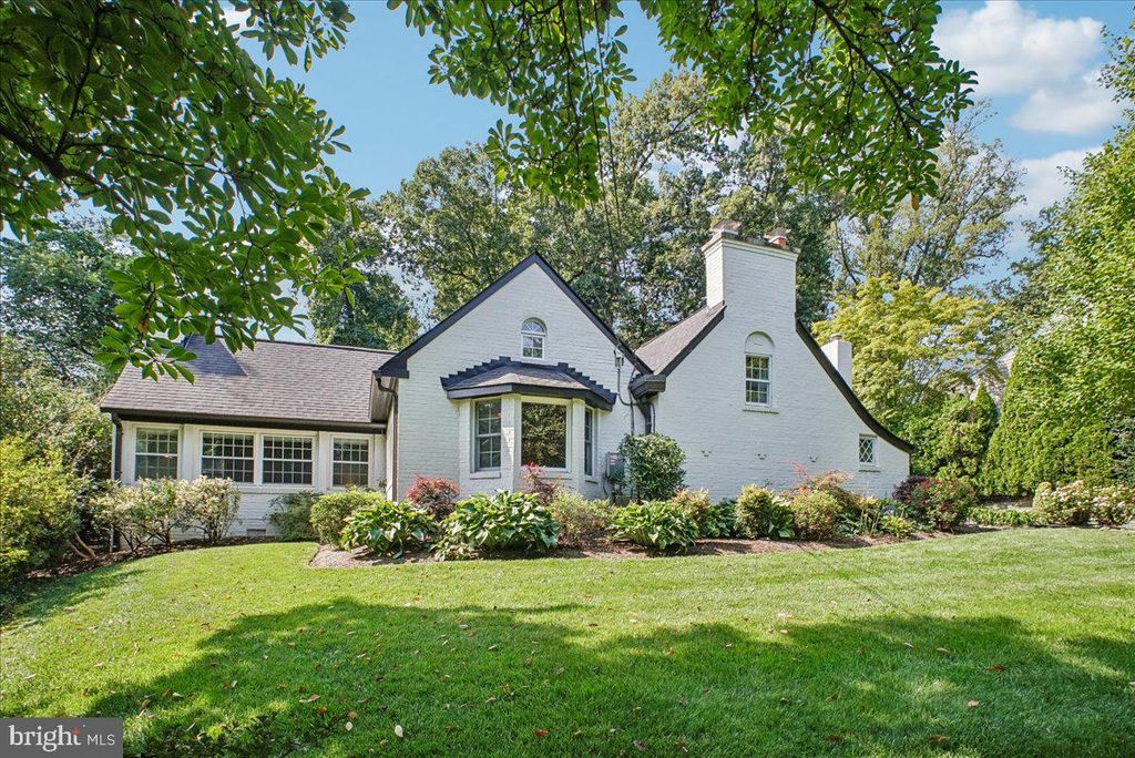 3830 N UPLAND ST, Arlington, VA 22207