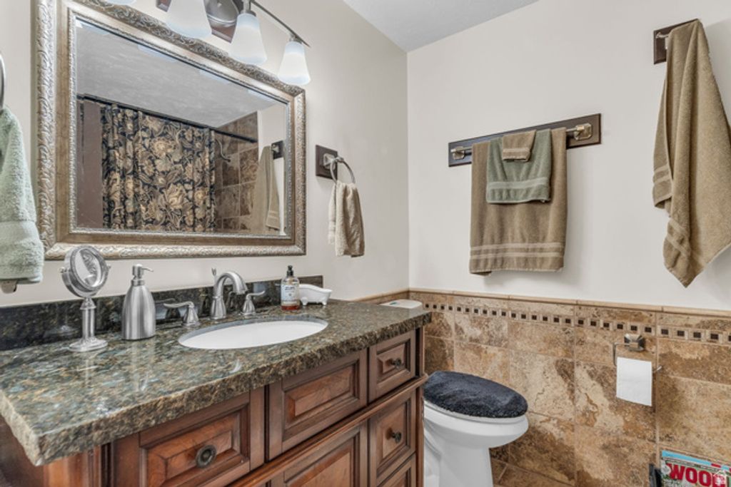 Image 14 of property listing at 2774 E WILLOW WICK DR, Sandy, UT 84093