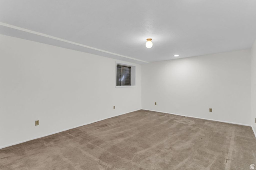 Image 21 of property listing at 2774 E WILLOW WICK DR, Sandy, UT 84093