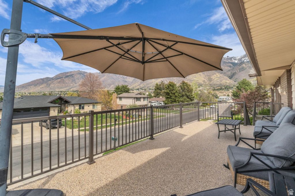 Image 30 of property listing at 2774 E WILLOW WICK DR, Sandy, UT 84093